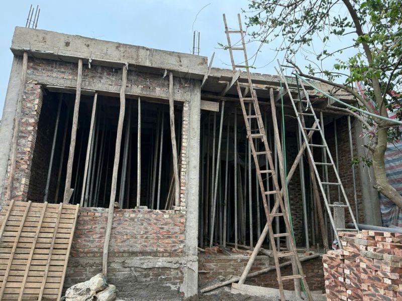 Công trình nhà 2 tầng 100m2 được xây móng cọc kiên cố, vững chắc