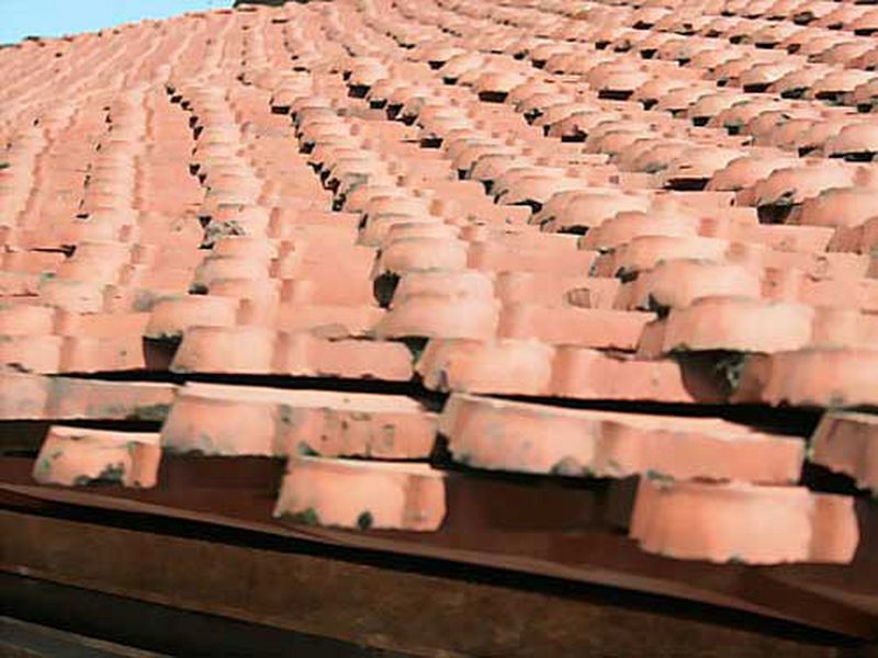 cách chống nóng cho tầng áp mái bằng ngói truyền thống