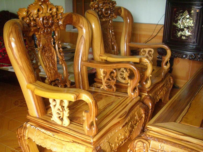 thiết kế nội thất phòng khách bằng gỗ quý