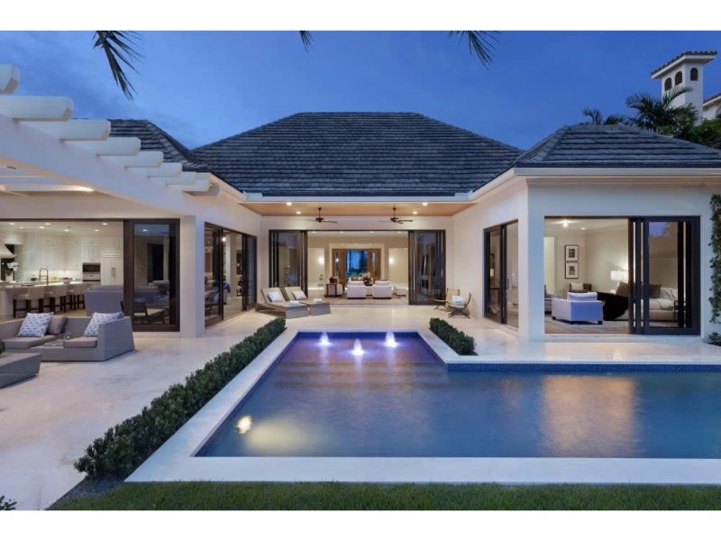 Thiết kế nhà 5 gian chữ U theo phong cách hiện đại, đẳng cấp với bể bơi rộng lớn, bề thế