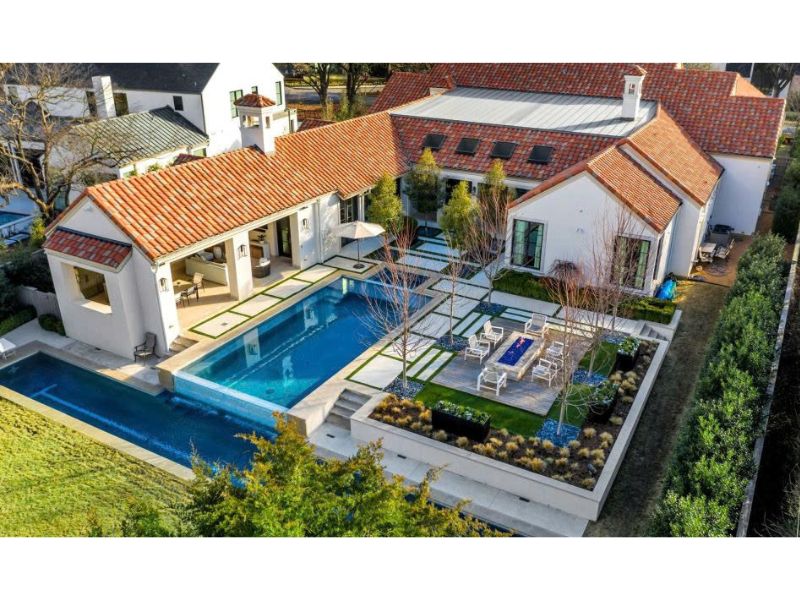 Tham khảo mẫu nhà 5 gian chữ U có bể bơi và sân vườn đẹp