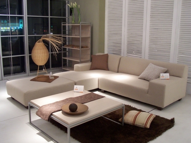 Sofa dài là lựa chọn thông mình trong trang trí nội thất phòng khách