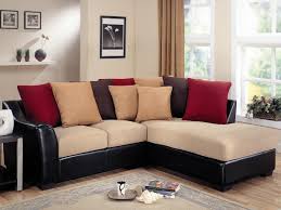 Gối sofa là điểm nổi bật trong cách trang trí nội thất phòng khách