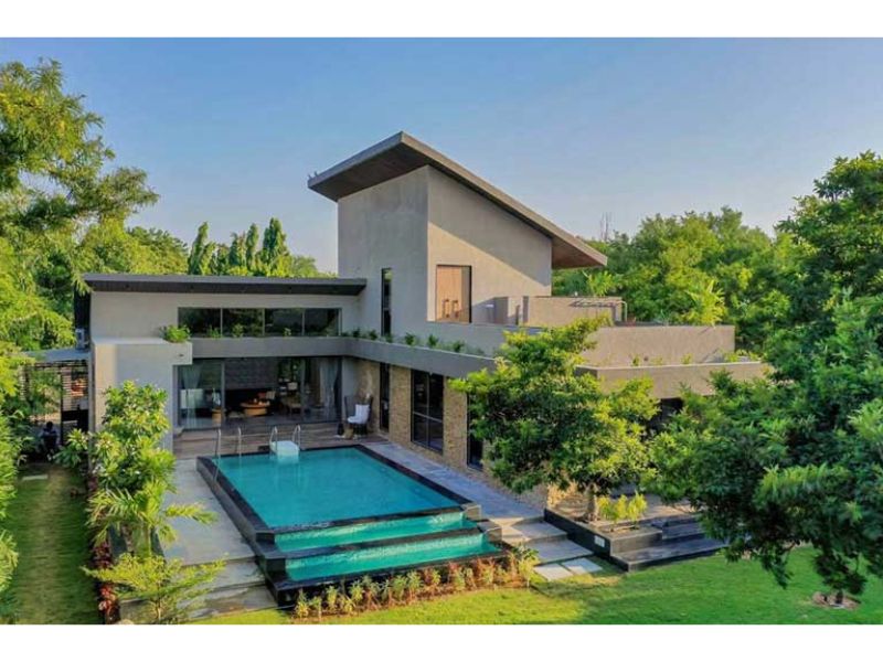 Không gian xanh trong nhà chữ L 1.5 tầng 5 ngủ