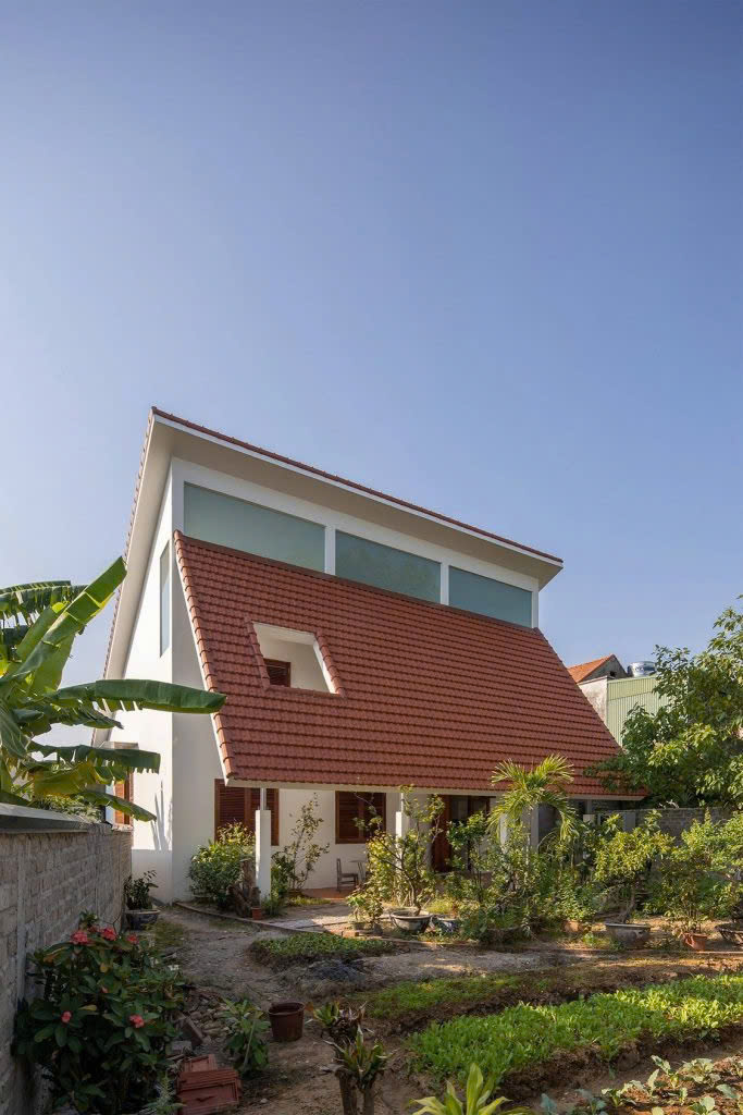 Thiết kế biệt thự 2 tầng có sân vườn ở quê