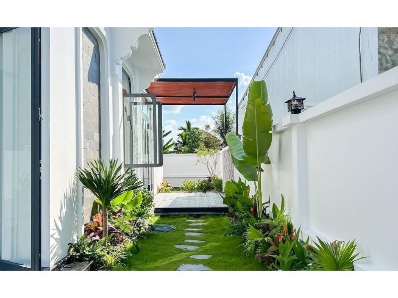 Biệt thự indochine 1 tầng bố trí sân vườn tạo không gian sống xanh mát mẻ, trong lành