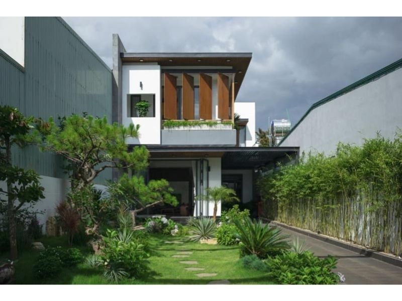 Nhà phố 2 tầng mặt tiền 7m có thêm sân vườn đẹp