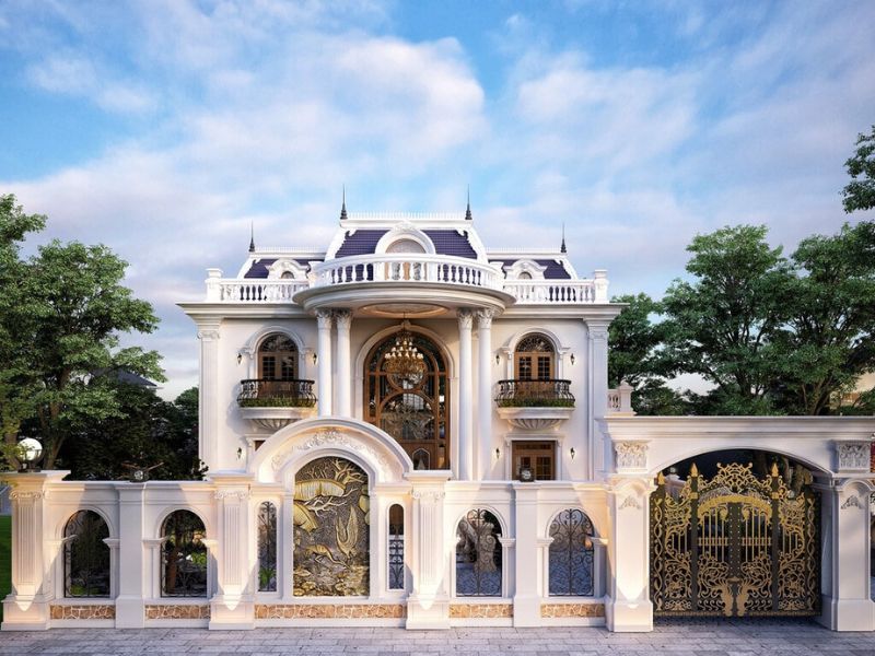 Hệ thống cổng kiên cố và đồng bộ với kiến trúc tổng thể của mẫu biệt thự 3 tầng tân cổ điển kiểu Pháp