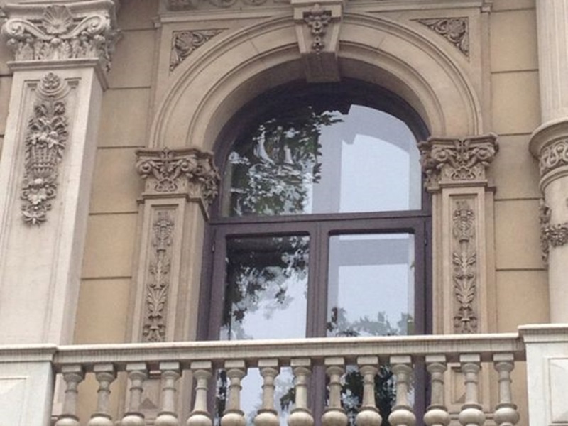 mẫu cửa sổ cổ điển biệt thự