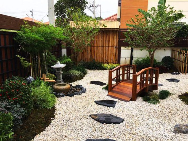 Thiết kế sân vườn cho mẫu nhà 2 tầng chữ L mái Nhật