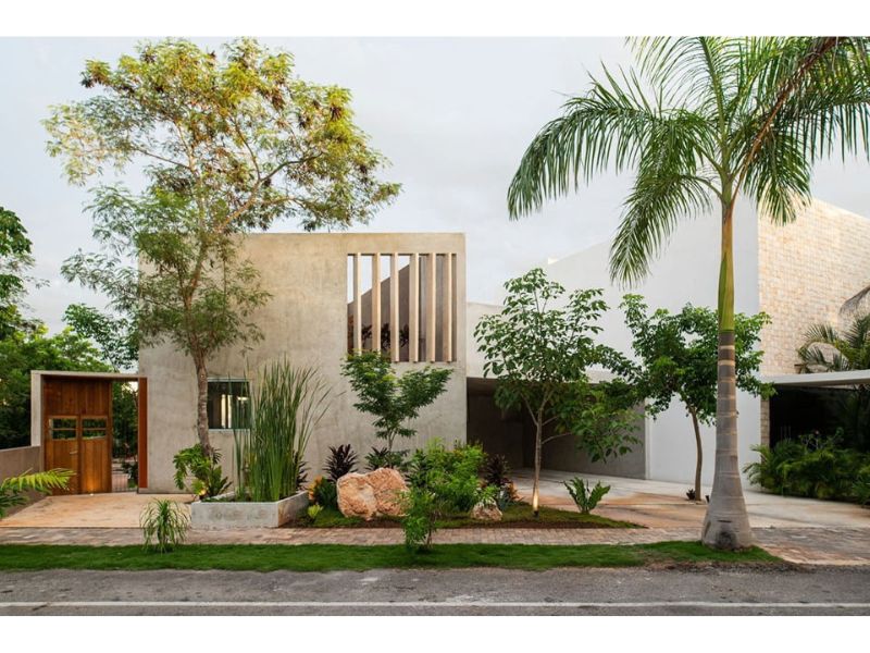 Kiến trúc nhà 2 tầng xây dựng trên nền đất méo