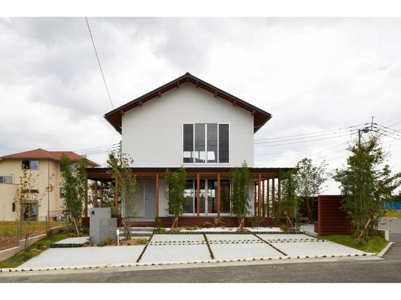 Kiến trúc nhà 2 tầng tối giản mái nhật