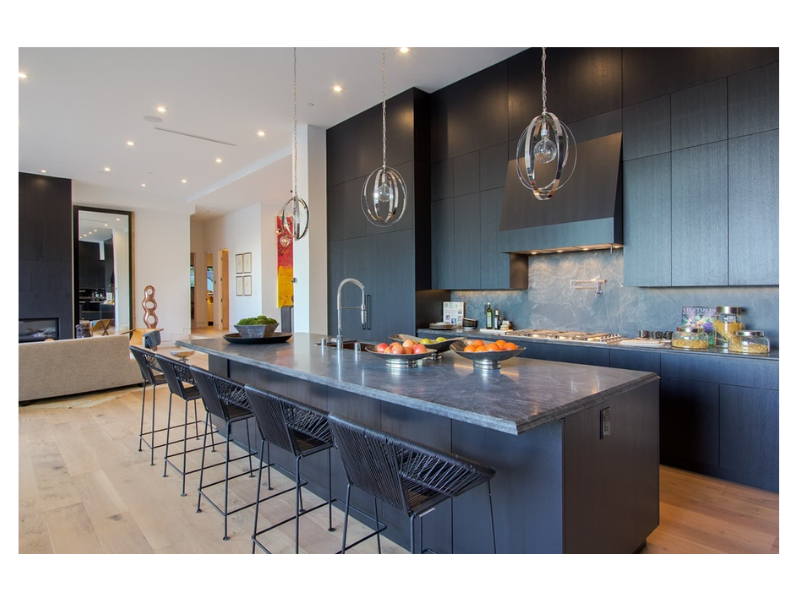 Phòng bếp phong cách luxury với tone màu nhẹ nhàng