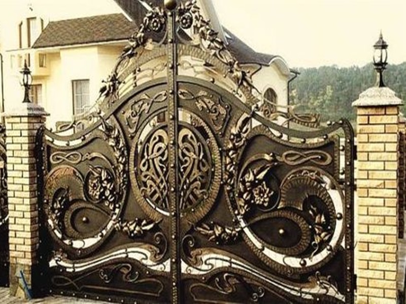 cổng biệt thự lâu đài bằng sắt