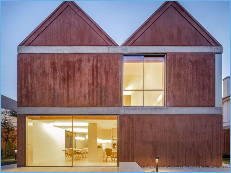 Kiến trúc nhà 3 tầng bằng gỗ đối xứng