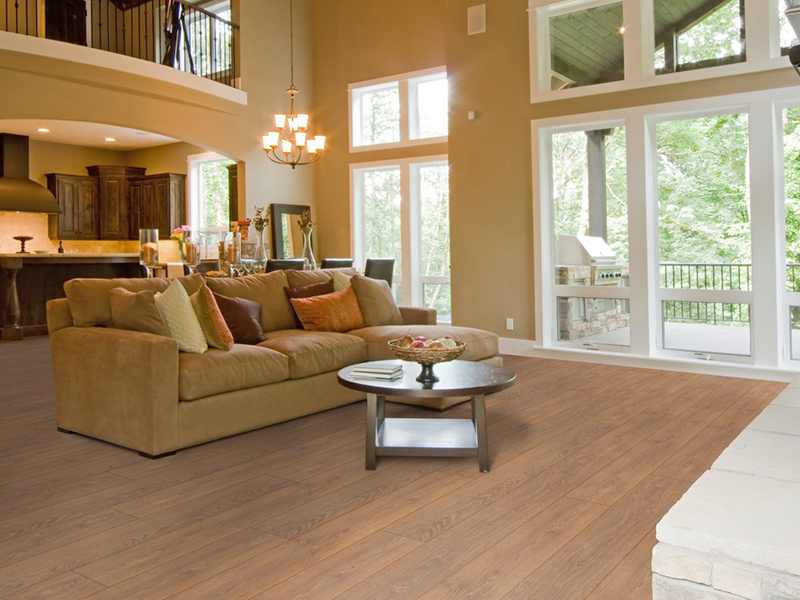 Sử dụng sàn nhà lát gạch giả gỗ làm không gian phòng khách xinh đẹp, ấm áp
