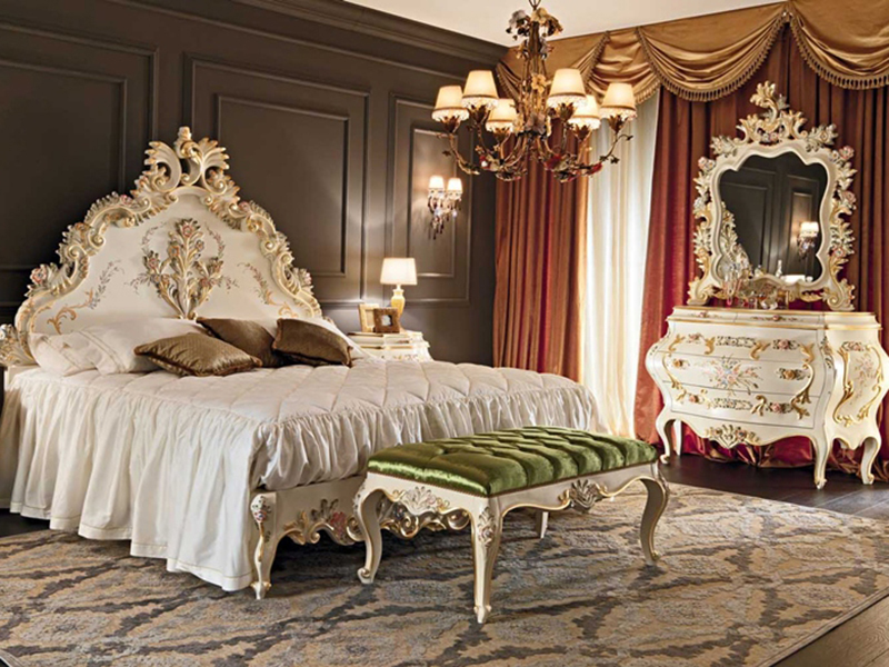 Phòng ngủ master tân cổ điển được thiết kế vô cùng sang trọng và hoa mỹ