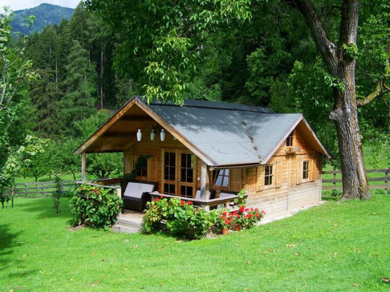 nhà vườn bằng gỗ xanh mát