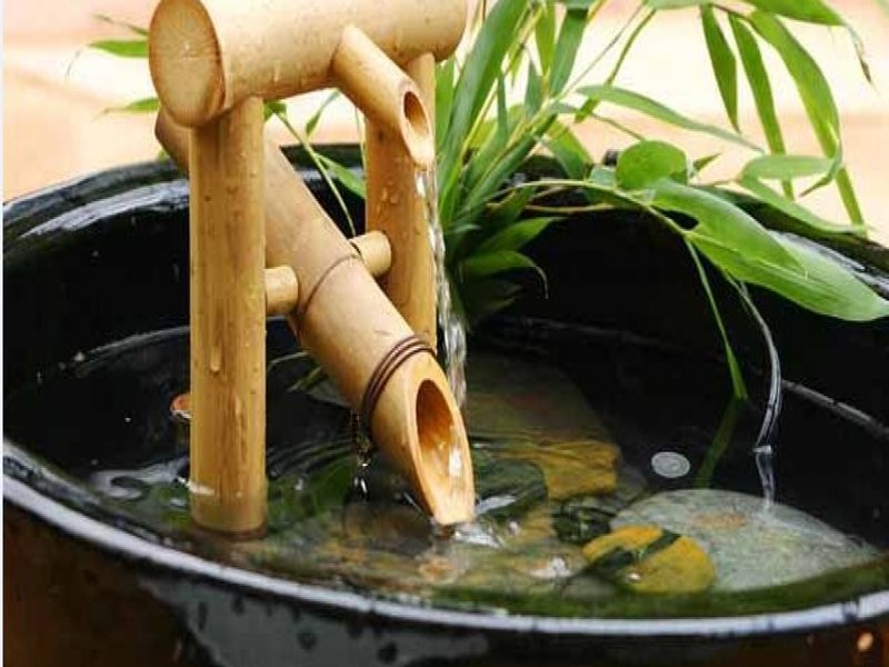 Mẫu thác nước sân vườn bằng ống tre