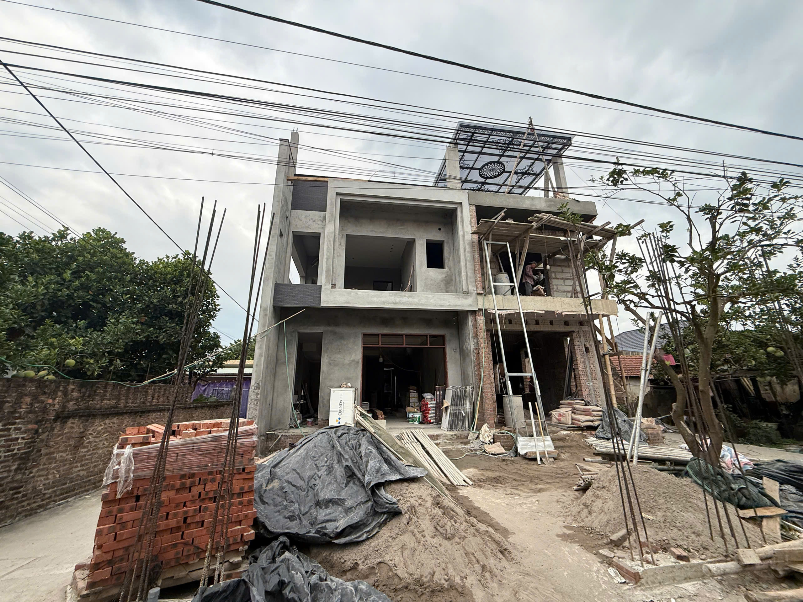 Cập nhật tiến đô  thi công thực tế mẫu nhà 2 tầng mặt tiền 6m hiện đại tại Hưng Yên