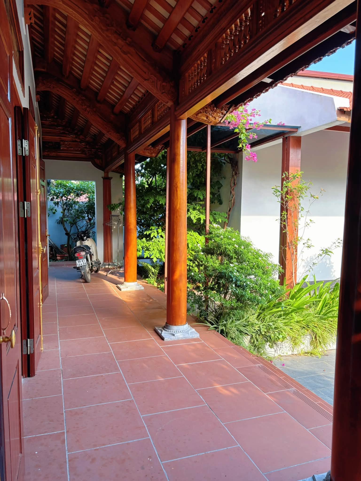 Chi phí làm nhà gỗ 3 gian kẻ truyền 1,25 tỷ đồng